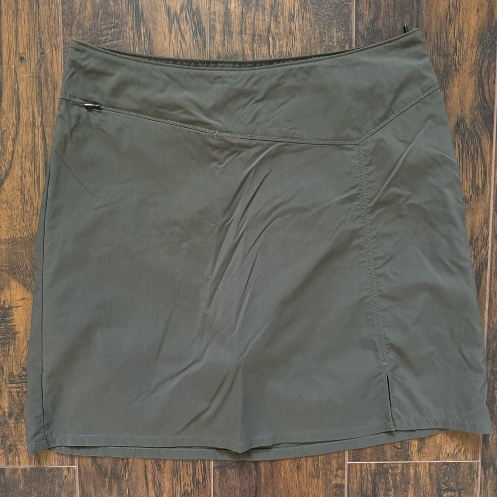 Patagonia Size 8 Olive Green Active Skort